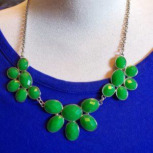 18" Silver Tone Green Collar Style Necklace Floral